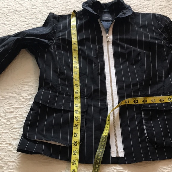Black and white pin striped wind breaker - Picture 11 of 13